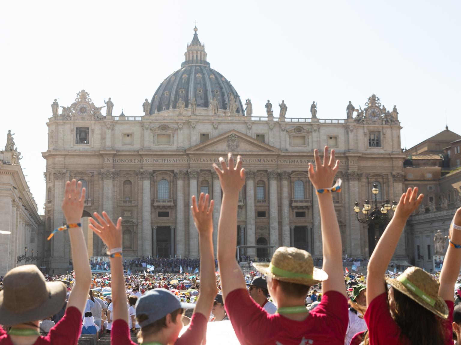 Papstaudienz bei der Ministrantenwallfahrt nach Rom, 30.7.2024, auf dem Petersplatz