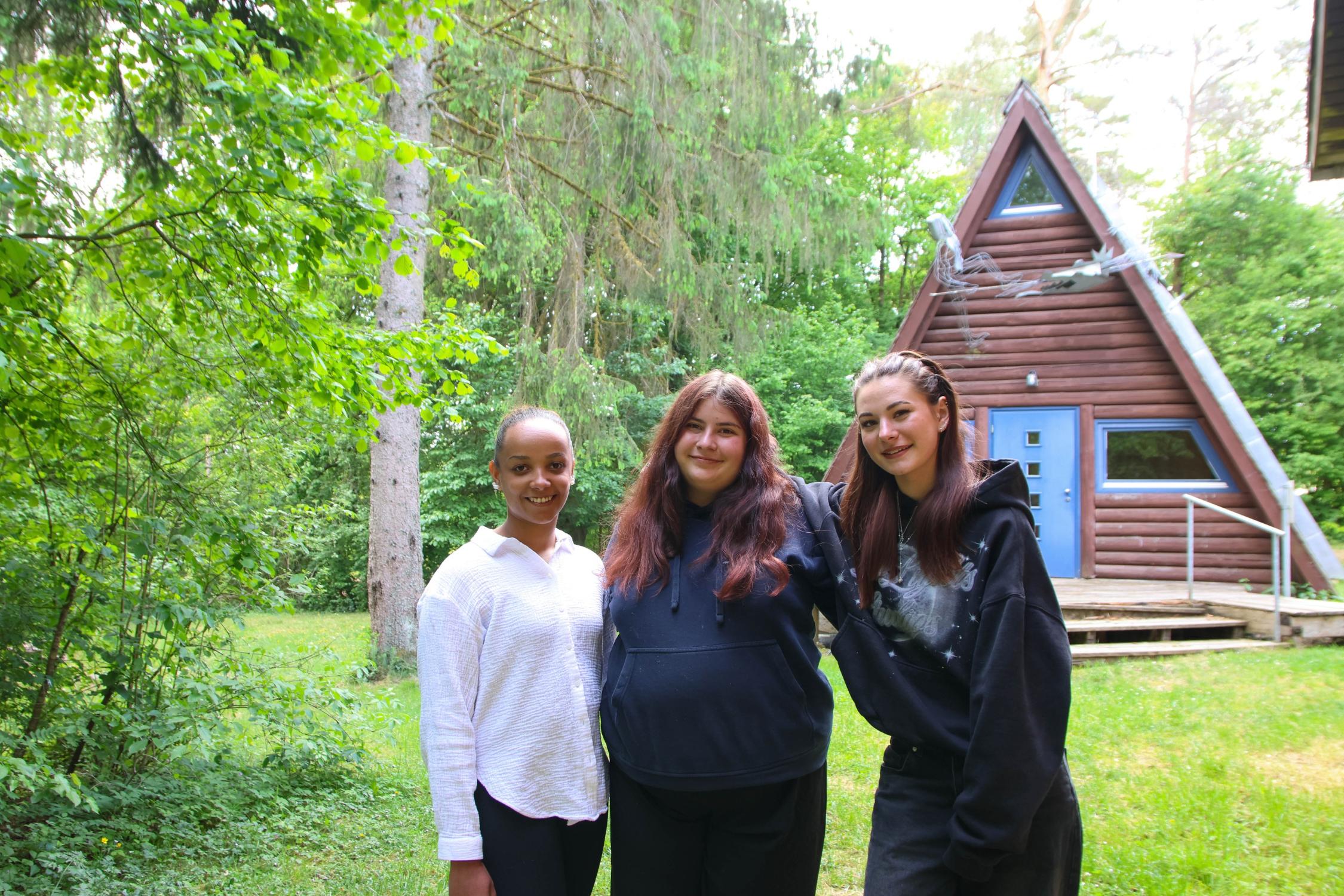 Teilnehmerinnen aus dem BFD-Jahrgang 2024/25 (v.l.): Sharon (17), Gina (20) und Kyra (17